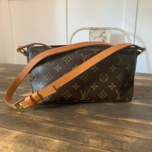 Louis Vuitton Monogram Trotteur Crossbody Bag